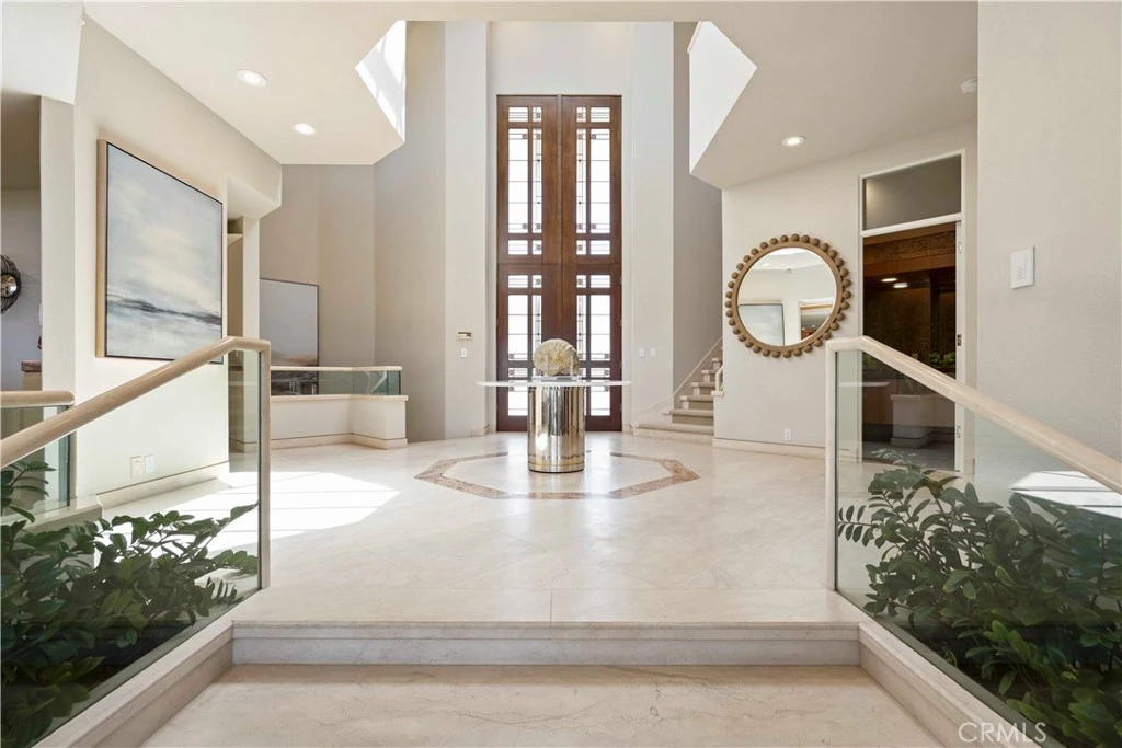 Interior 4