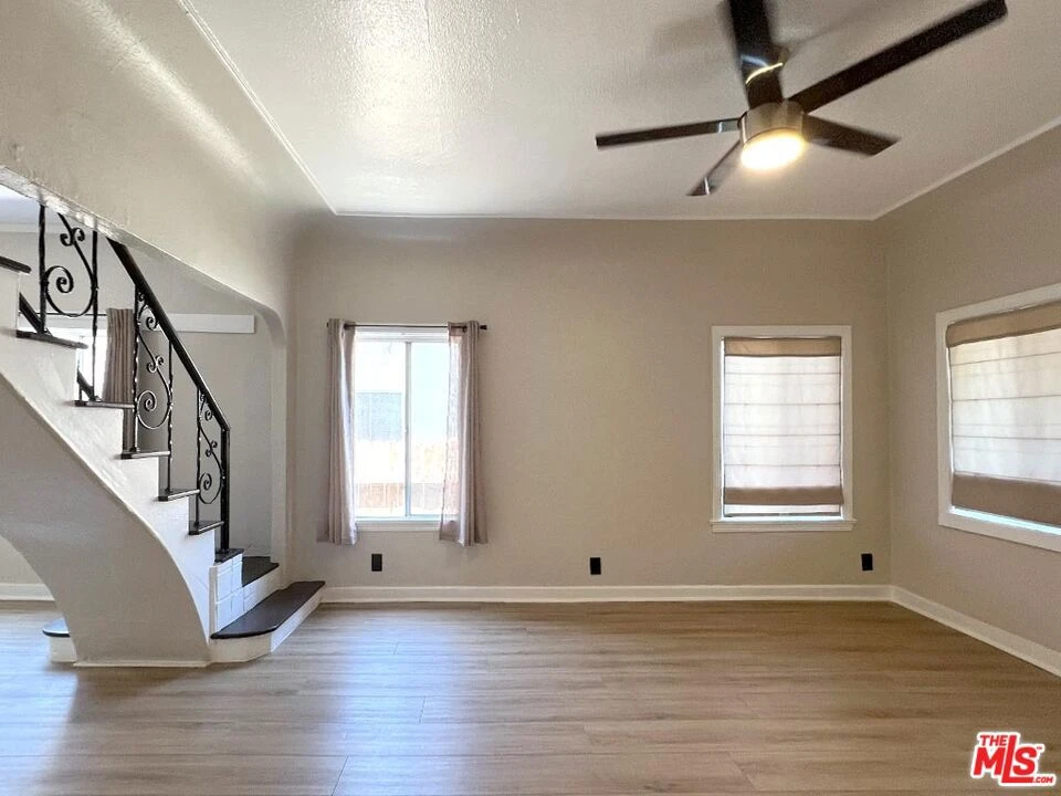 Interior 4