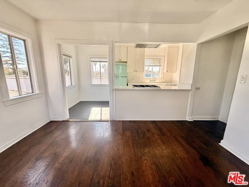 Photo 2 of 3883 S Gramercy Place