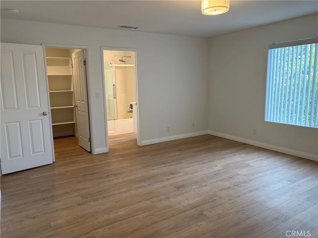 Interior 4