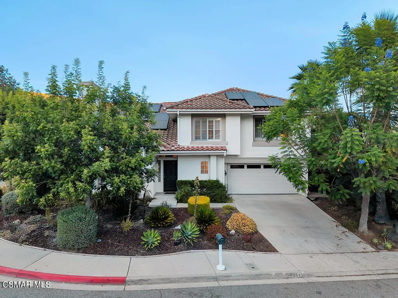 Photo 2 of 588 Monteleone Avenue