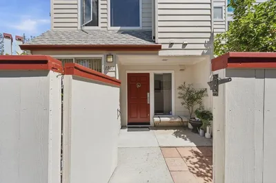 1501 Chelsea Way photo 2