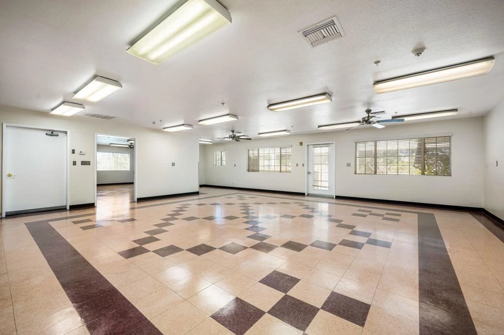 Interior 3