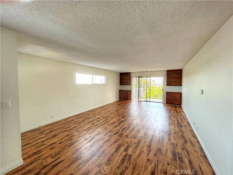 Photo 2 of 158 W Marquita B