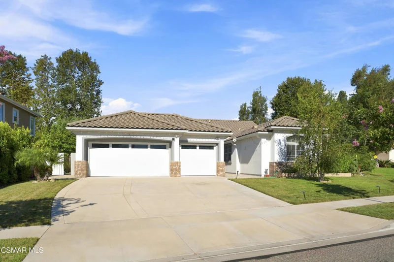 Photo 2 of 2809 Cimmaron Avenue