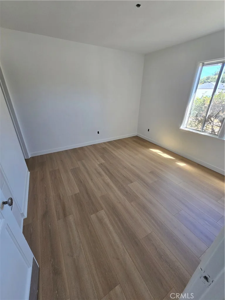 Photo 2 of 687 N Glassell