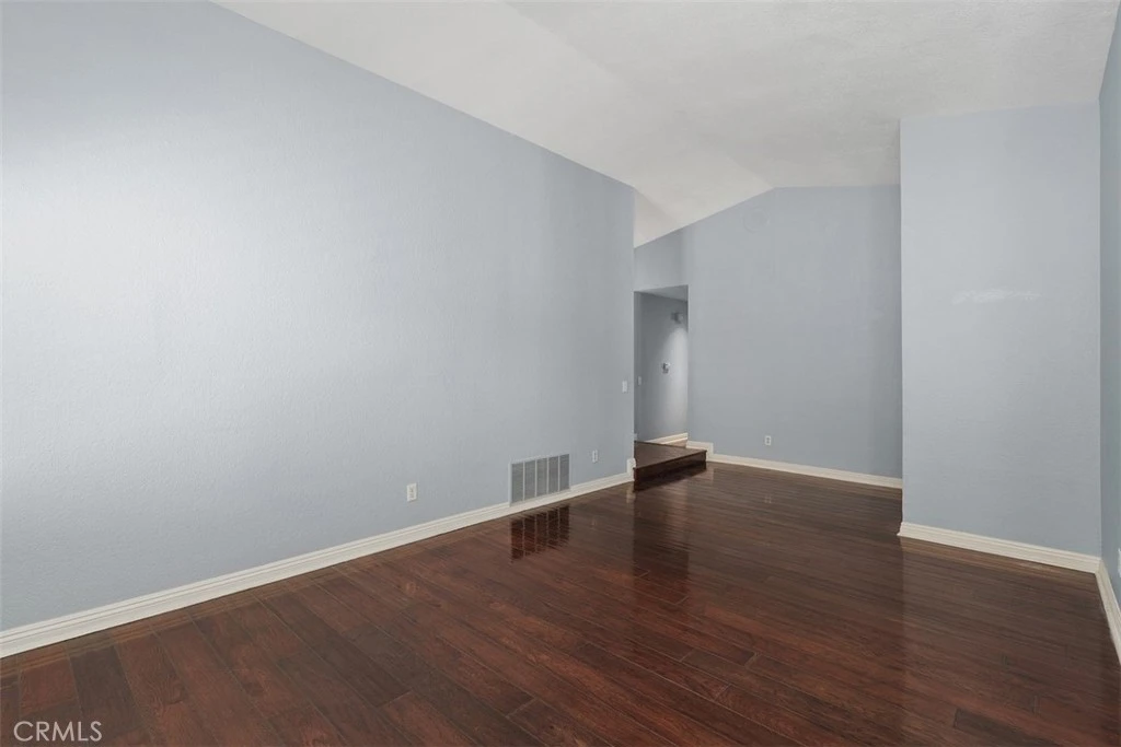 Interior 4