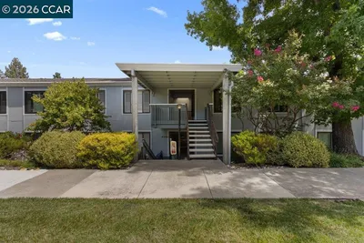 1457 Oakmont Drive 7 photo 2