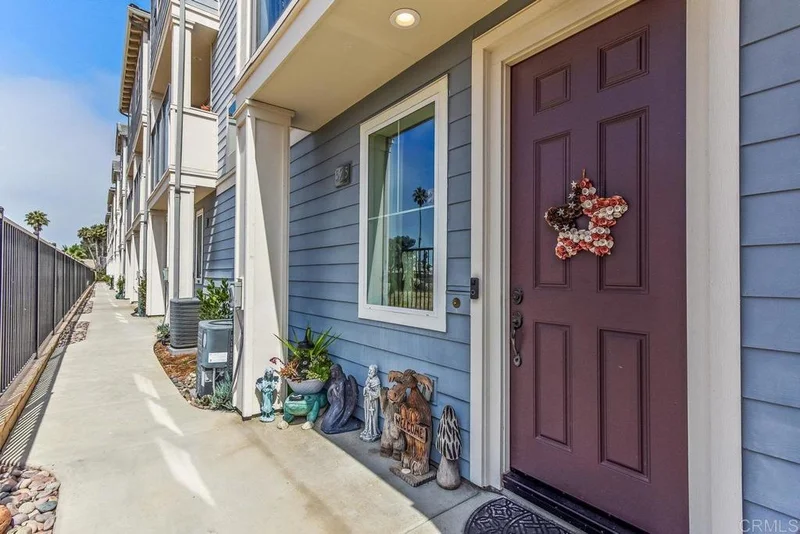 525 Sandpiper Way photo 2