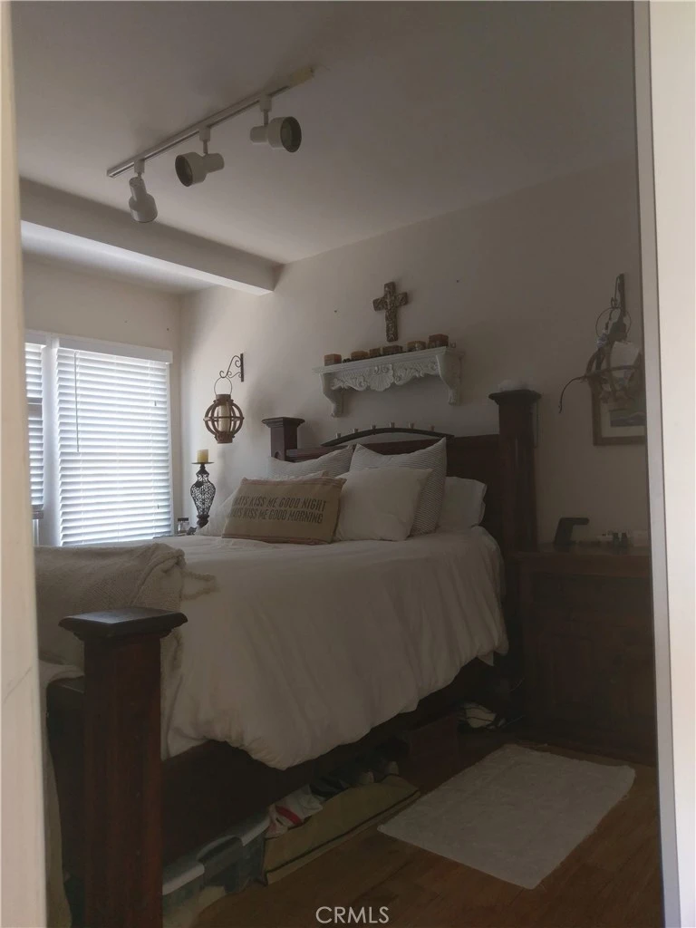 Interior 4