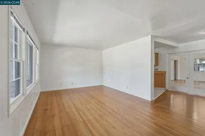 3712 Los Flores Ave photo 2