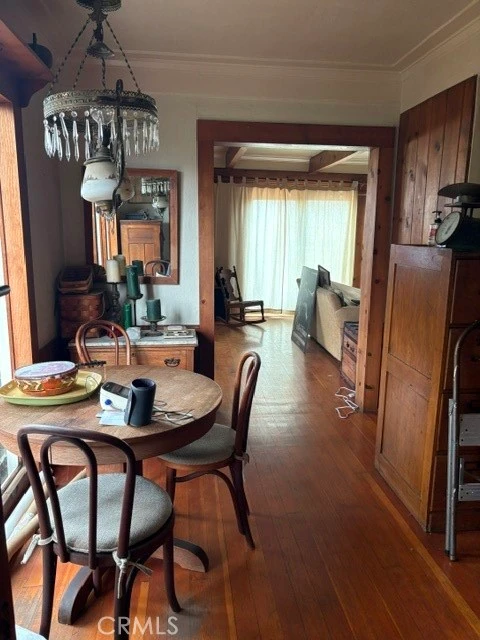 Interior 4