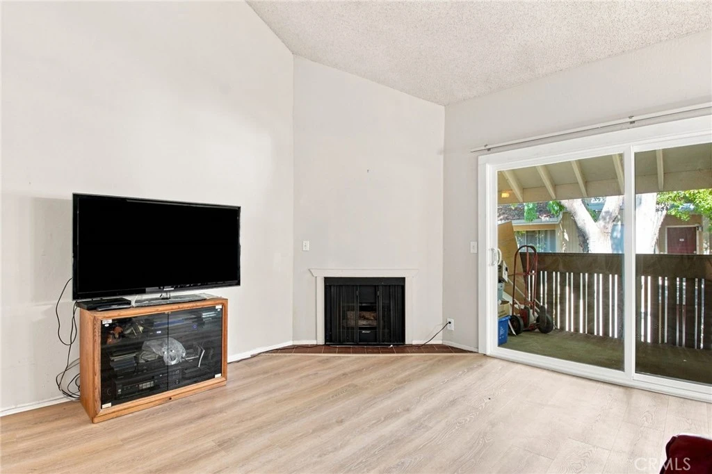 Interior 4