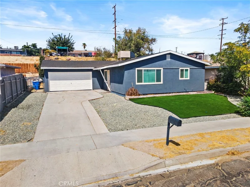 Photo 2 of 700 Patricia Avenue