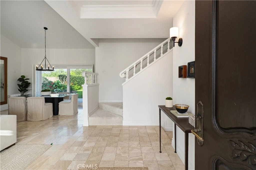 Interior 4