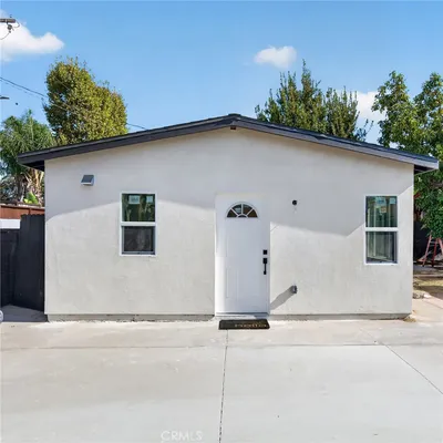 8953 Woodley ave
