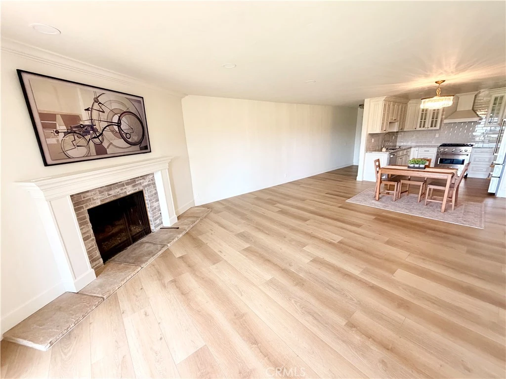 Interior 4