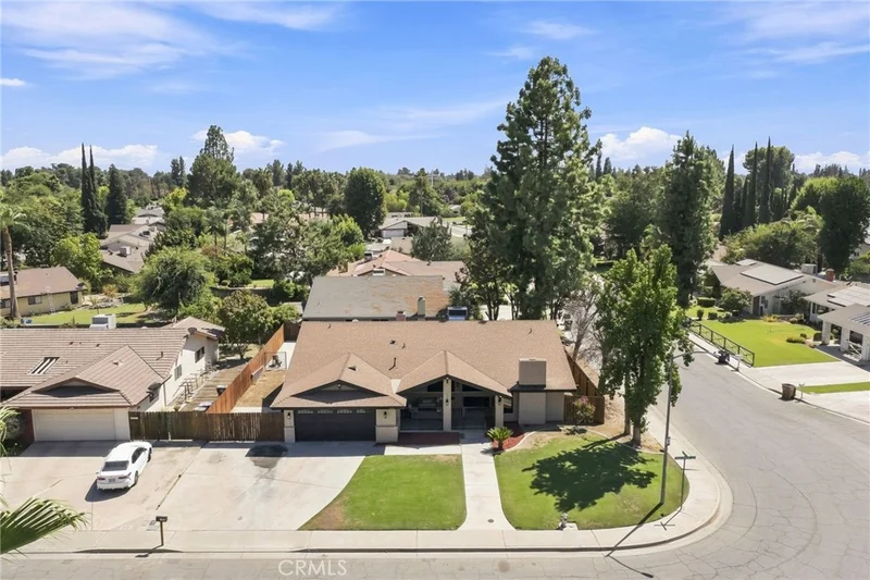 Photo 2 of 6805 Saddleback