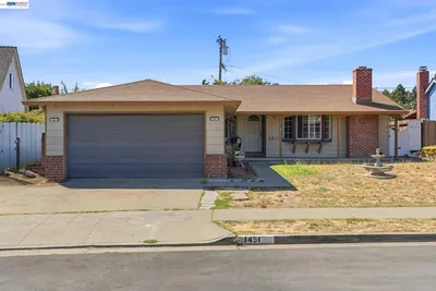 1451 Linfield Ln photo 2