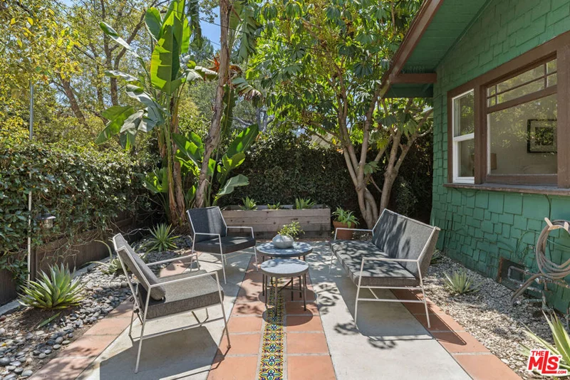 Photo 2 of 1149 Manzanita Street
