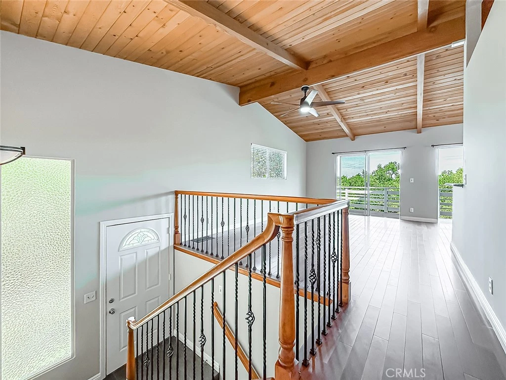 Interior 4