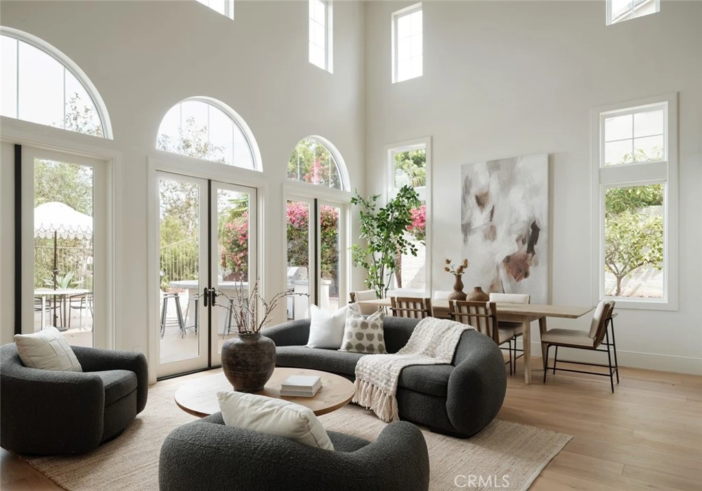 Interior 3