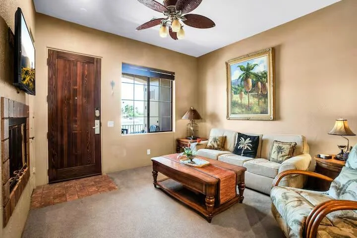 50700 Santa Rosa Plaza 5 photo 2