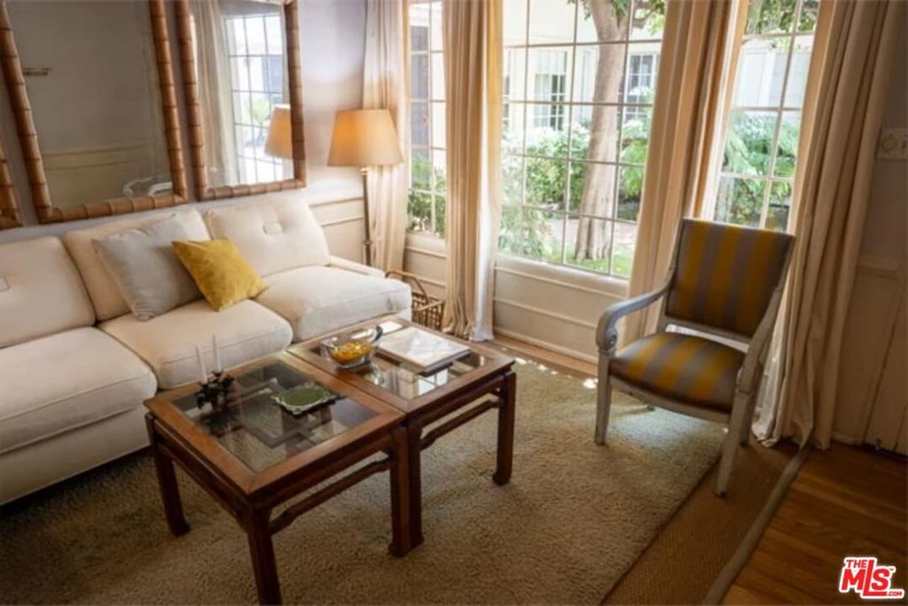 Interior 3
