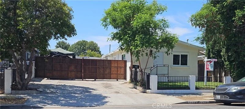 1124 Kewen, San Fernando, CA 91340