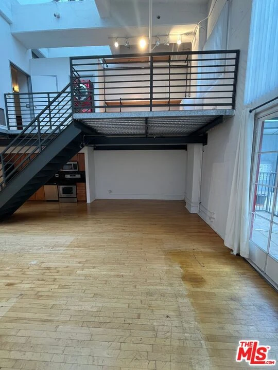 Interior 4