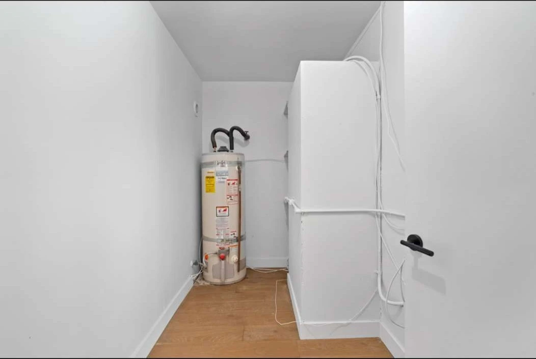 Interior 4