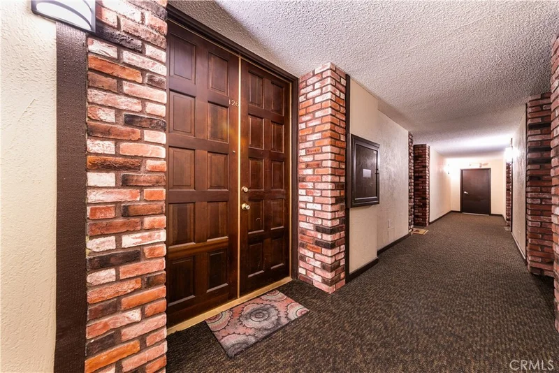 Photo 2 of 5334 Lindley Avenue 126