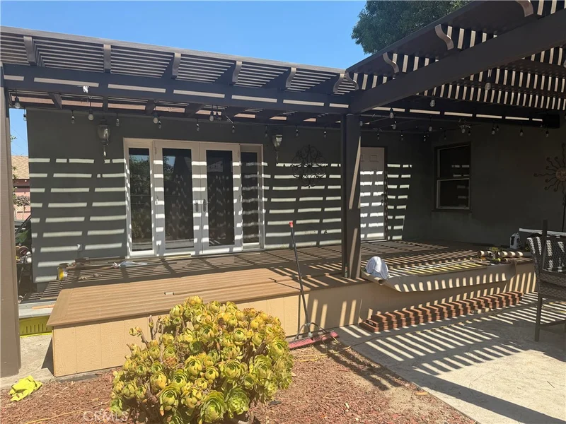 2210 Rockway photo 2