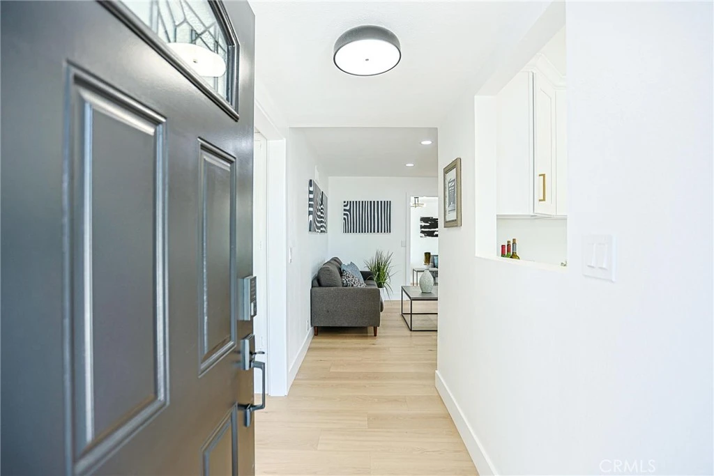 Interior 4