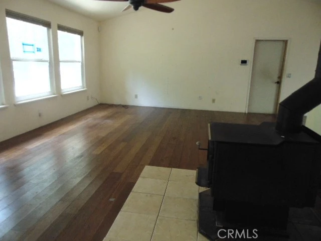 Interior 4