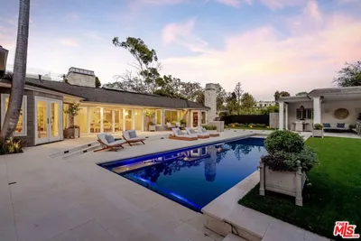 1037 Maroney Lane