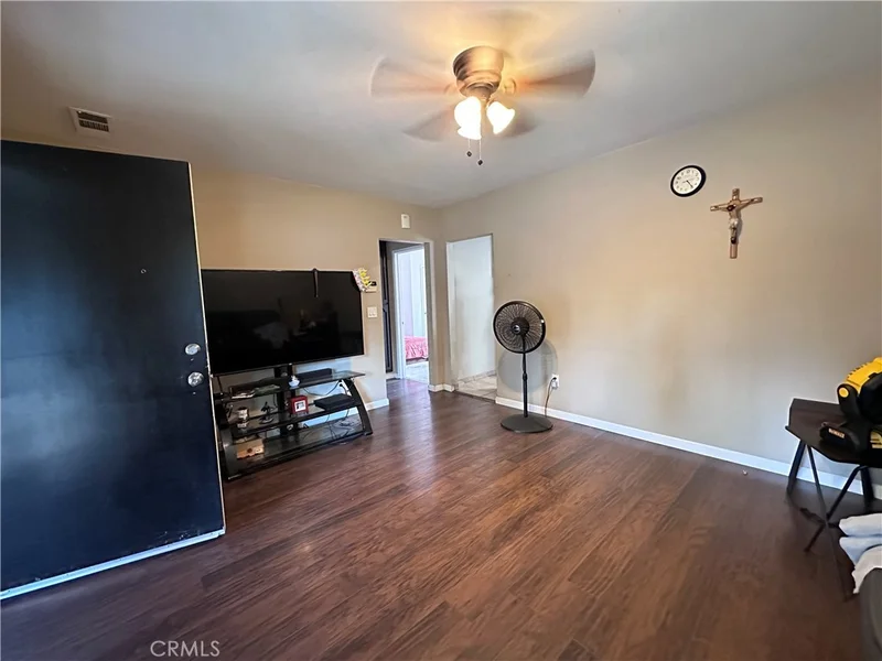 Photo 2 of 437 Oak