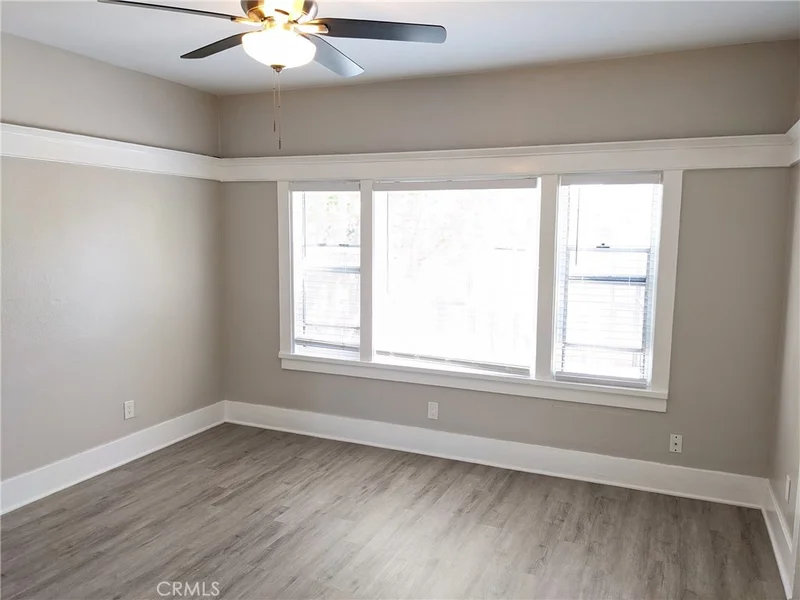 Photo 2 of 406 Linden Avenue 11