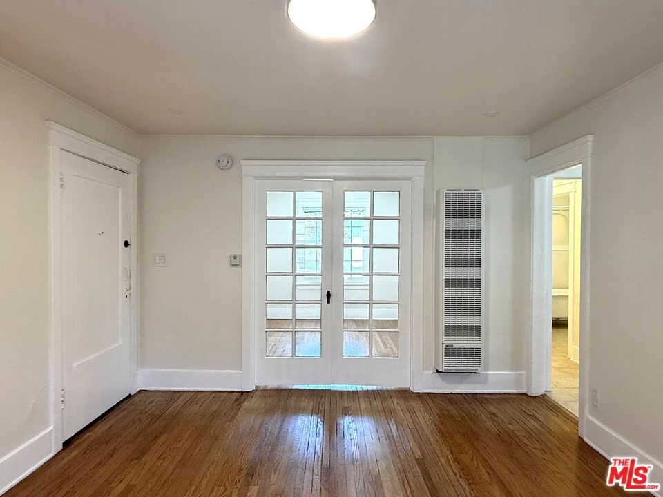Interior 4