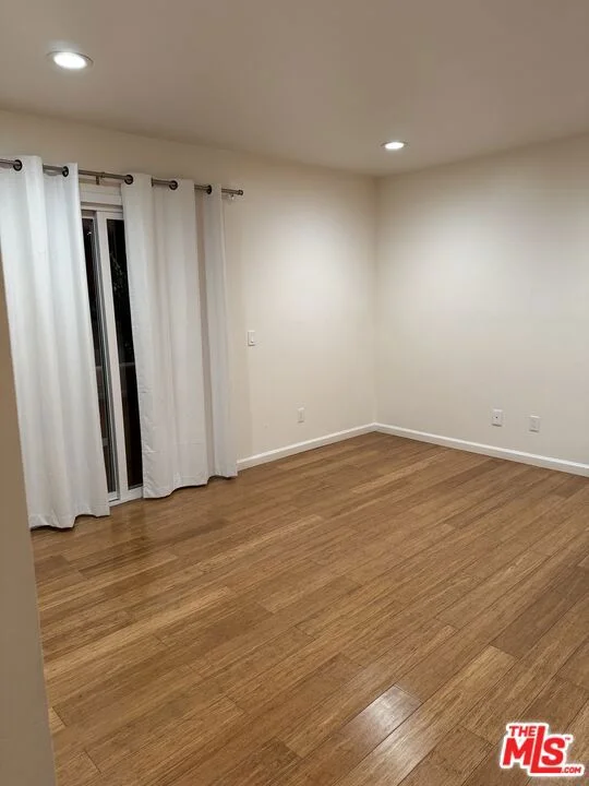 4810 S La Brea Avenue 107 photo 2