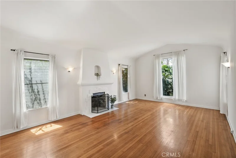 Photo 2 of 438 N Martel Avenue