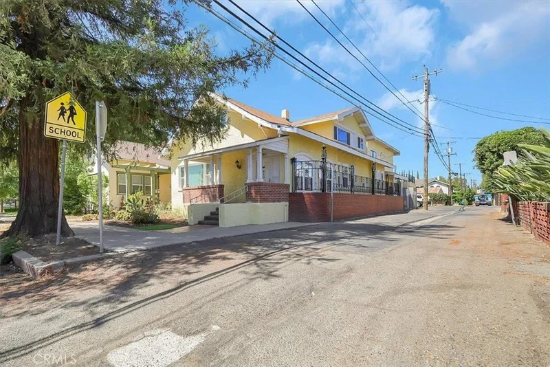 Photo 2 of 517 6th Street