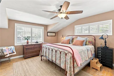 133 E Deodar St. photo 2