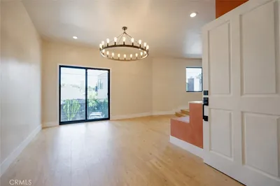 3434 Larissa