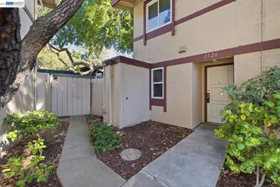 1526 Parkwood Pl
