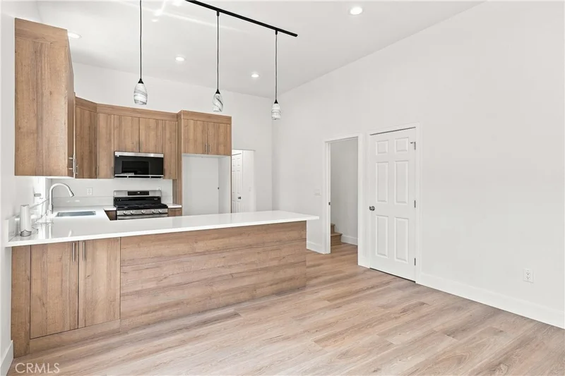 Photo 2 of 3410 W 27th Street