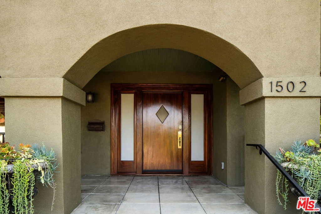 Interior 2