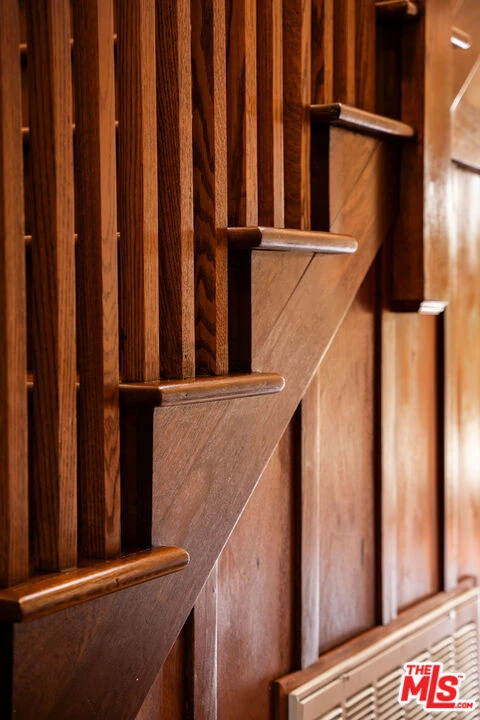 Interior 4