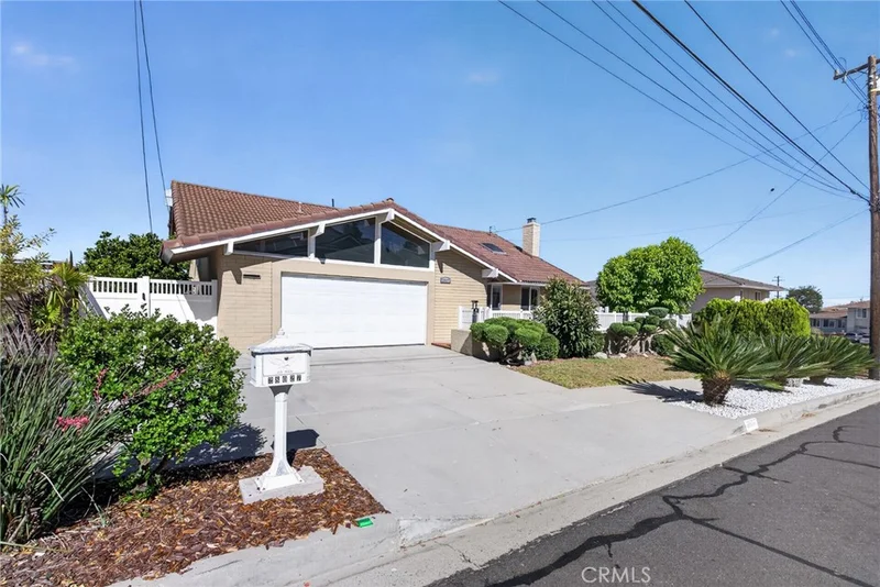 Photo 2 of 28027 Braidwood Drive