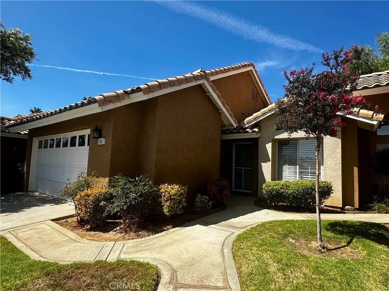 875 Hogan Avenue photo 2